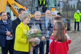 Троян - спортна зала - първа копка