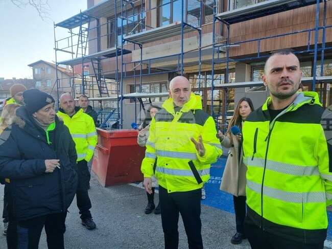 Доброволчески екипи тръгнаха на пешеходен обход в търсене на следи от изчезналия риболовен кораб ВН8112