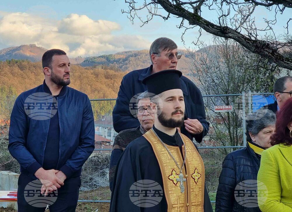 Троян - спортна зала - първа копка