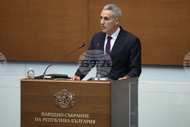 Декларирам, че аз и служебното правителство поемаме ангажимента да подготвим честни избори, заяви пред НС служебният премиер Андрей Гюров