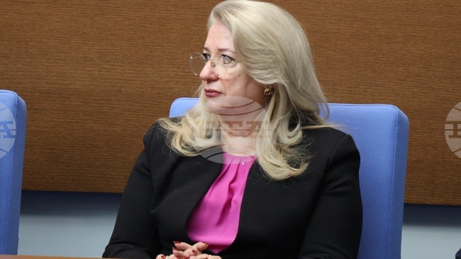 Най-голям е броят на блокираните български туристи в Дубай, посочи служебният министър Ирена Георгиева