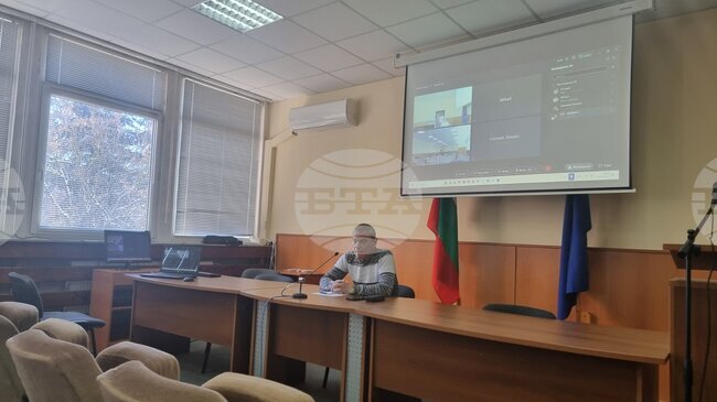 Една фалшива банкнота с номинал 100 евро е засечена в Добрич тази седмица