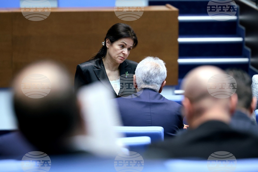 Parliament Backs First-Reading Liability Exemption for Discrimination Protection Committee Members