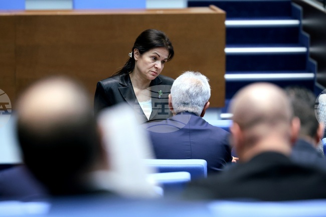 Parliament Backs First-Reading Liability Exemption for Discrimination Protection Committee Members