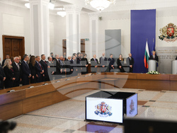 Министерски съвет - служебен кабинет - приемане на властта