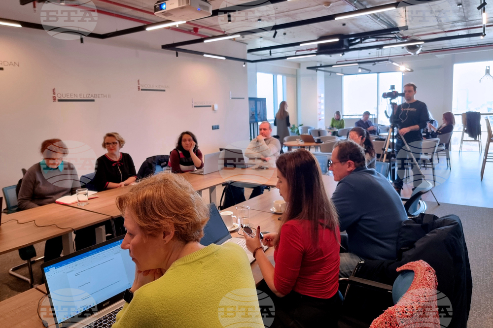 „Къшман енд Уейкфийл Фортън“ - пресконференция