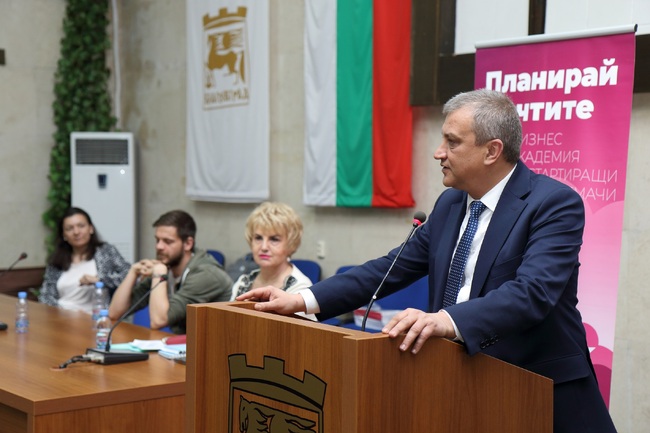 Община Благоевград: Бизнес академия BASE стартира в Благоевград с рекорден брой предприемачи, кметът Илко Стоянов приветства участниците