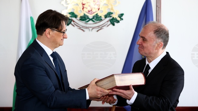 Former Minister of Culture Marian Bachev Hands Over His Post "With Head Held High"
