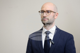 Министерство на финансите - служебен министър - приемане на поста