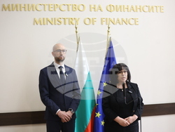 Министерство на финансите - служебен министър - приемане на поста