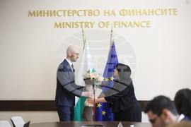 Министерство на финансите - служебен министър - приемане на поста
