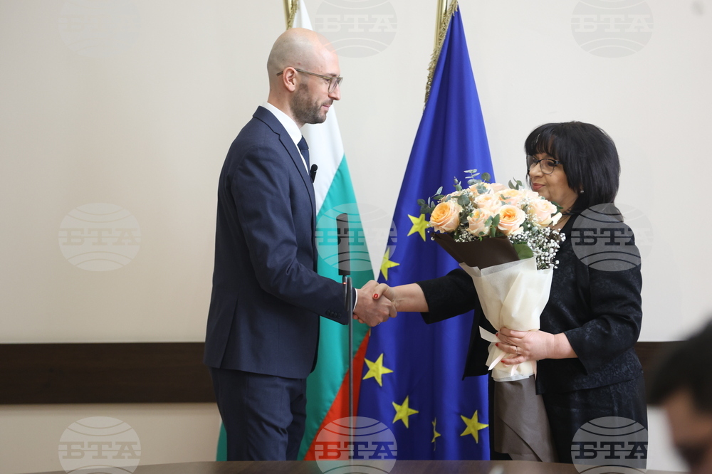 Министерство на финансите - служебен министър - приемане на поста