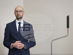 Министерство на финансите - служебен министър - приемане на поста