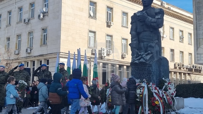 В Плевен с паметен ритуал бе почетена годишнината от гибелта на Васил Левски