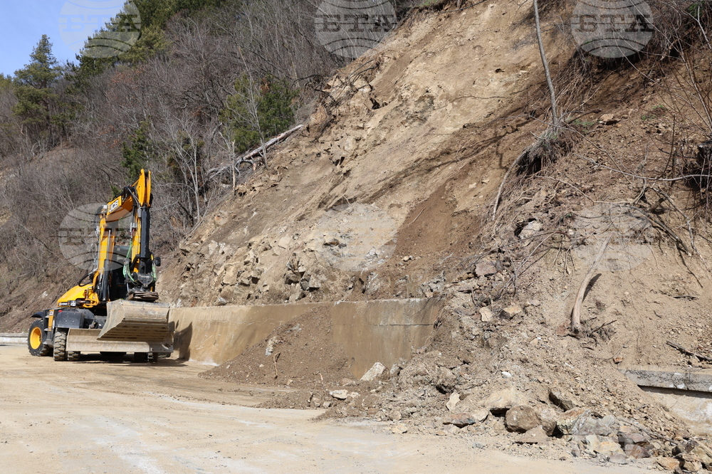 Село Кремен - свлачище - отстраняване