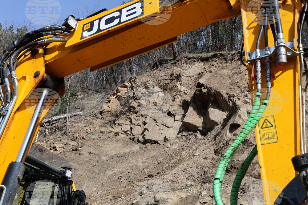 Село Кремен - свлачище - отстраняване