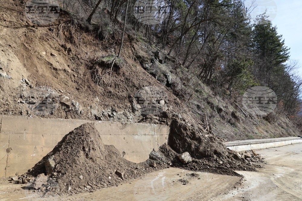 Село Кремен - свлачище - отстраняване
