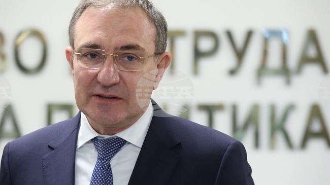 Outgoing Labour Minister: It Is Good News that Successor Is Familiar with System in Detail