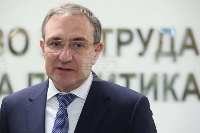 Former Labour Minister: It Is Good News that Successor Is Familiar with System in Detail