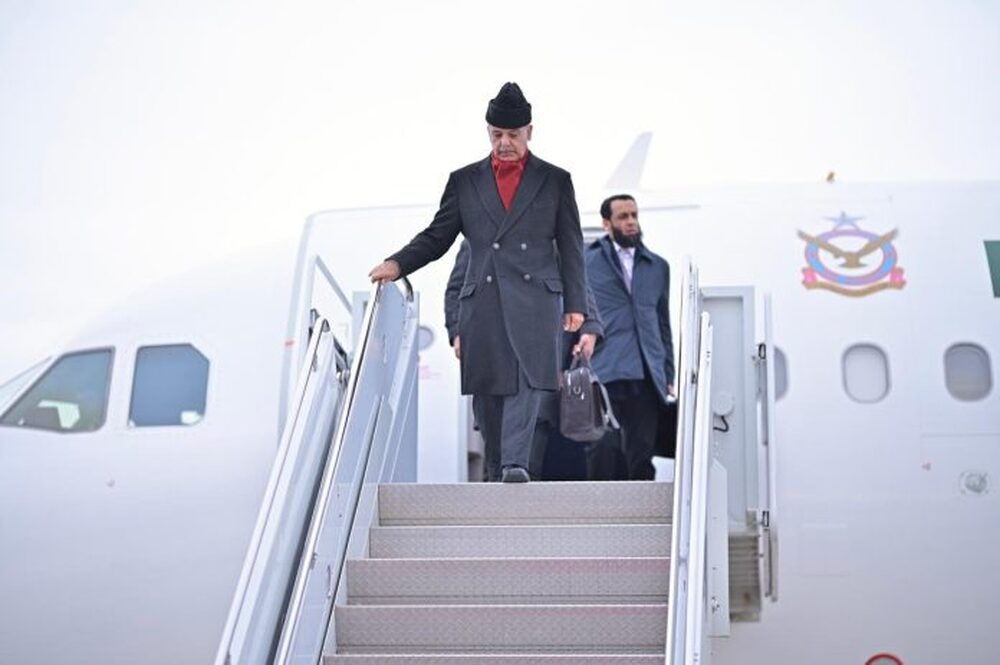 АПП: Премиерът на Пакистан пристигна във Вашингтон за първото заседание на Съвета на мир