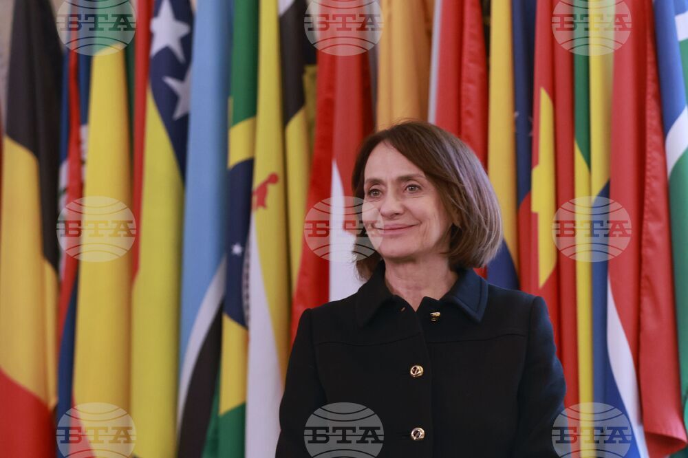 Министерство на външните работи - служебен министър - приемане на поста - Надежда Нейнски