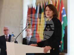 Министерство на външните работи - служебен министър - приемане на поста - Надежда Нейнски