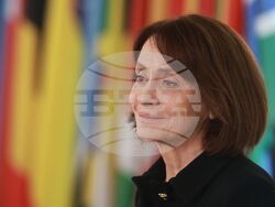 Министерство на външните работи - служебен министър - приемане на поста - Надежда Нейнски
