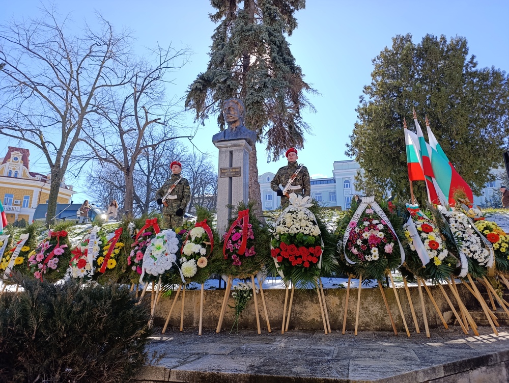 Шумен се преклони пред делото на Васил Левски: Поклон, Апостоле