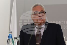 Министерство на външните работи - служебен министър - приемане на поста - Марин Райков
