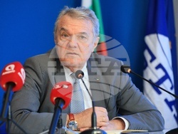 Национален пресклуб БТА - Русе - актуални политически теми - пресконференция  - Румен Петков