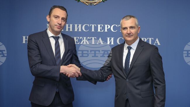 Българският спорт изпраща успешна година с инвестиции в инфраструктурата и подкрепа към атлетите, заяви спортният министър Иван Пешев при предаването на поста на Димитър Илиев 