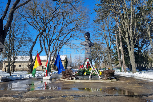 Генерал Тошево - Васил Левски - почит