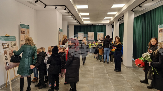 Две гостуващи изложби, посветени на 153-тата годишнина от гибелта на Васил Левски, бяха открити в Общинския исторически музей в Радомир