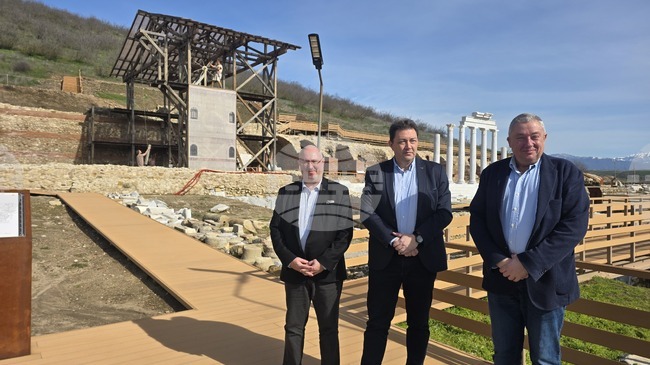 Евродепутати посетиха Петрич, за да разгледат Историческия музей, античния град Хераклея Синтика и да се запознаят с местното винопроизводство