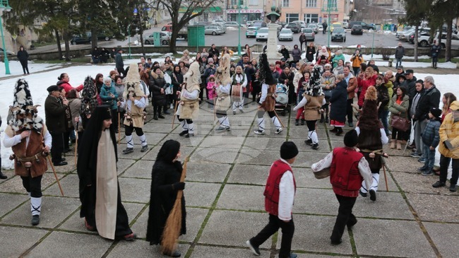 Народно читалище „Добри Войников – 1856“ в Шумен организира празник за Сирни заговезни, Масленица и Кукеровден 