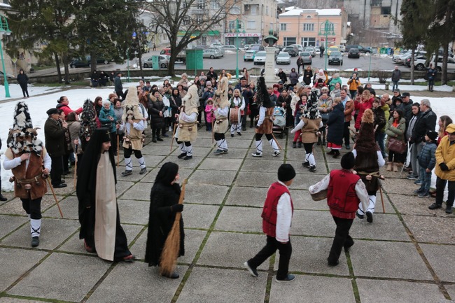 Народно читалище „Добри Войников – 1856“ в Шумен организира празник за Сирни заговезни, Масленица и Кукеровден 
