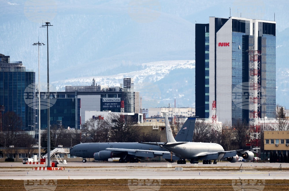 Летище „Васил Левски“ - самолети на САЩ