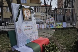 Панагюрище - паметна плоча „Васил Левски“ - почит