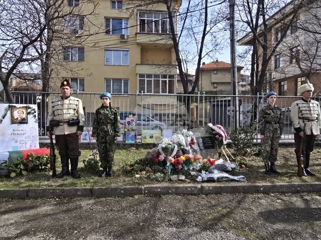 Деца и възрастни заедно прочетоха одата „Левски“ от „Епопея на забравените“ в памет на Апостола на свободата в Панагюрище