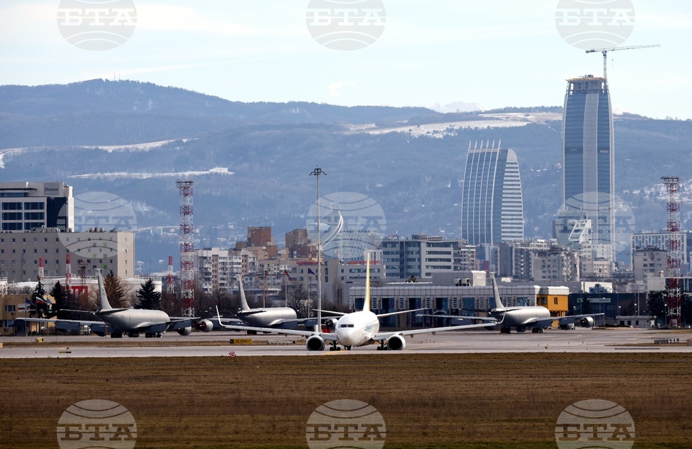 Летище „Васил Левски“ - самолети на САЩ