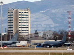 Летище „Васил Левски“ - самолети на САЩ