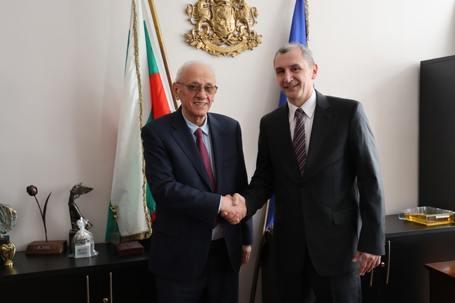 New Health Minister Prioritizes Prevention and Clearer Communication of Health Risks