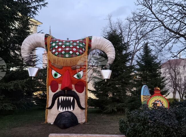 Представяне на кукерските традиции в Тунджанско допълва програмата на Международния маскараден фестивал „Кукерландия” в Ямбол