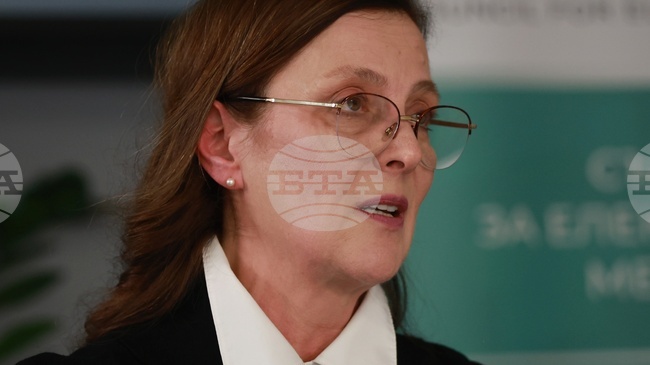 В информационния хаос БНТ е длъжна да бъде маркер на истината, заяви кандидатът за генерален директор Невена Андонова пред СЕМ