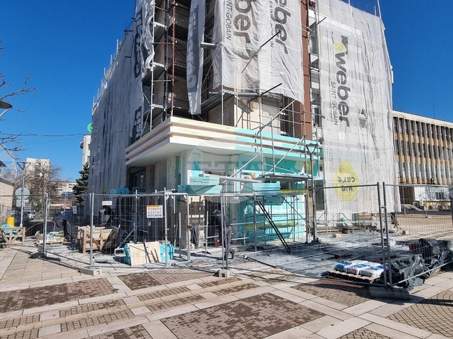 Регионалната библиотека в Ямбол възобновява обслужването на читатели в сградата на Художествената галерия „Жорж Папазов”