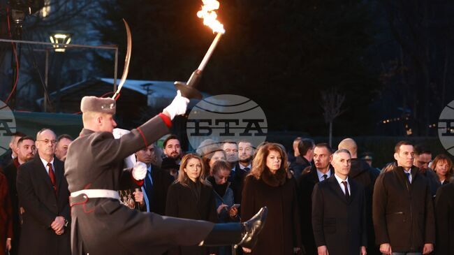 Левски вярваше в съзидателната мощ на българския народ, вярвам и аз, с тази сила могат да се стигнат големи цели, заяви президентът Йотова