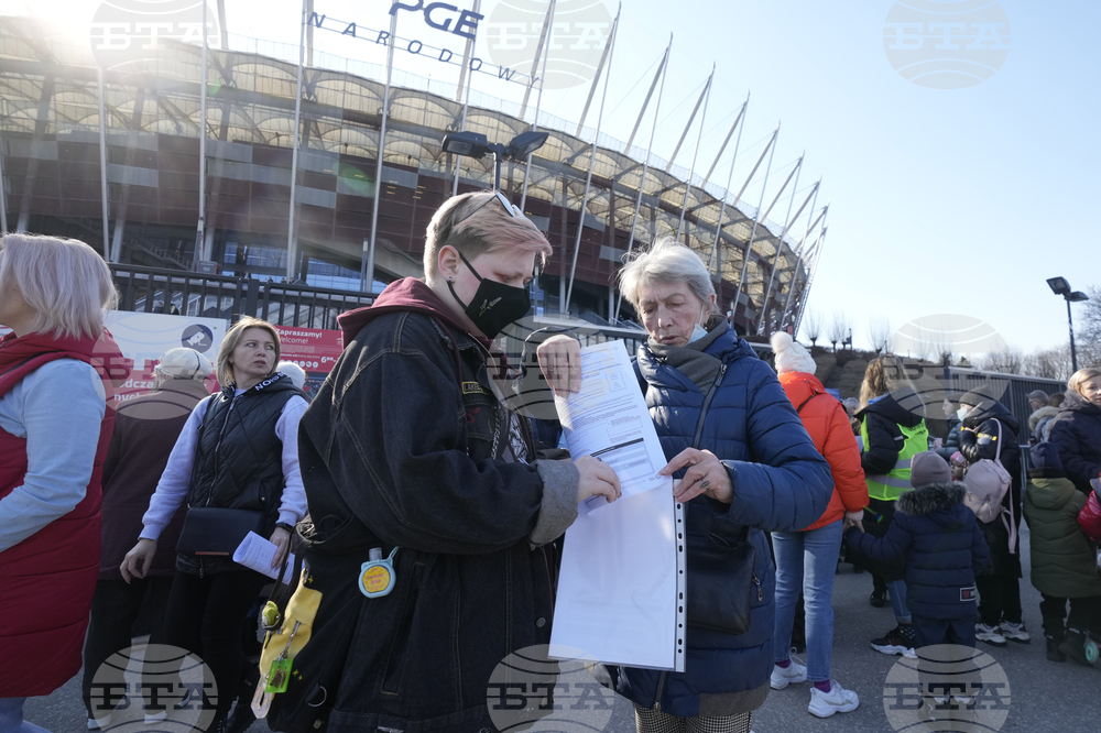 Американски законодатели са в Полша, за да настояват да се помогне на украинските военни