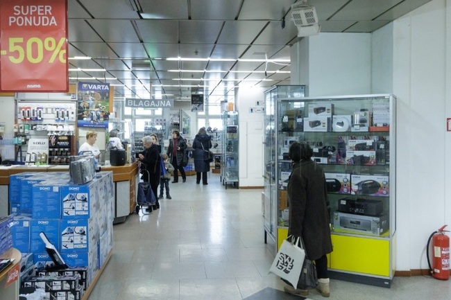 ХИНА: Продавачи, складови работници и сервитьори са били най-търсената работна ръка в Хърватия през 2025 г.