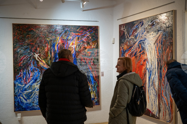 Кураторският проект „Теза/Антитеза/Синтез. Живопис на Петър Пиронков и Свилен Стефанов“ беше представен в Пловдив