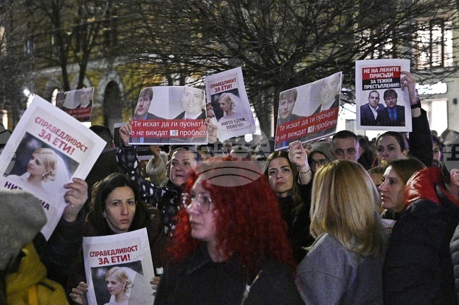 Граждани протестираха в центъра на София с искане за справедливост за убитата Евгения Владимирова 